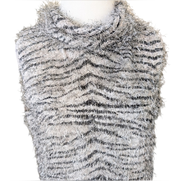Vintage Y2K Fuzzy Tank Top Medium Zebra Sleeveless Turtleneck Furry Striped Cowl - Picture 2 of 4